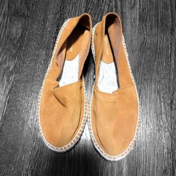 New in Box Saks Flat Espadrille Size 6 - Picture 2 of 3